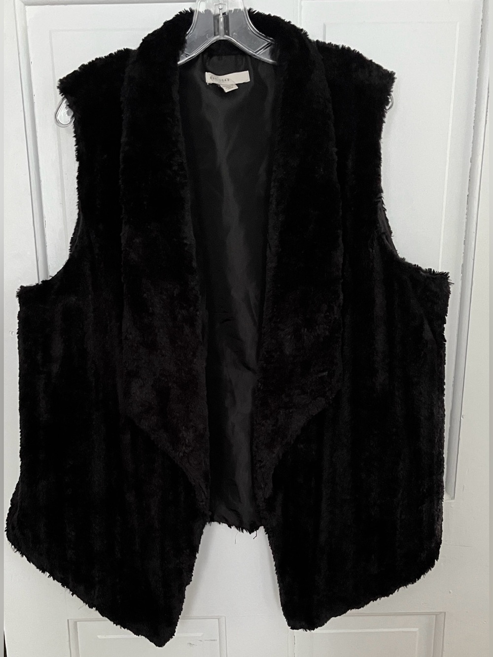 Faux Fur Vest Black size 18/20W